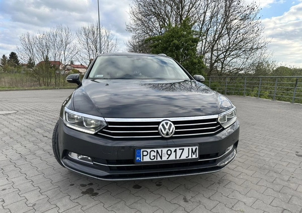 Volkswagen Passat cena 67000 przebieg: 132000, rok produkcji 2016 z Trzemeszno małe 301